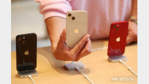 ‘C타입’ 아이폰 진짜 나오나…EU, 충전기 통일 법안 의결