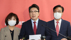 ‘말 아낀’ 권성동 “이준석·정진석 설전에 평가·언급, 적절치 않아”