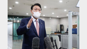 尹, MB 사면론에 “20여년 수감은 안 맞지 않나”