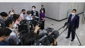 대통령실 “아는 사람이 검찰에 제일 많은 건 어쩔 수 없지 않나”