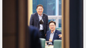 민주, ‘통합형 집단지도체제’로…재선 모임 “비대위에 의견 전달”