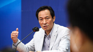 우상호 ‘수박 금지령’에도…친명 지지자 “이제 우상호가 타깃”