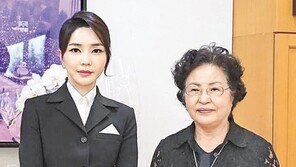 金 “盧, 통합 강조하셨을 것” 權 “채찍질 참으셔야” 