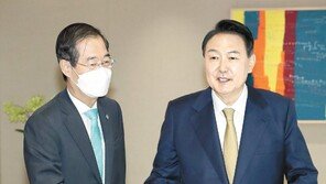 尹 “시행령 통제, 위헌소지”… 野 “국회 입법권 발목 꺾기” 