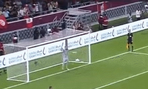 골대 앞 오두방정…호주 ‘댄싱 골키퍼’ 작전 통했다 (영상)