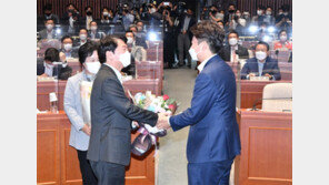이준석, 안철수가 추천한 최고위원 거부… 安측 “합당정신 지켜라” 