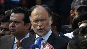 “마시는 차, 1잔이라도 줄여라”…경제난 국민 탓한 파키스탄 장관