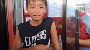 “한국인과 너무 닮아, 가슴철렁” 필리핀서 땅콩파는 코피노 소년