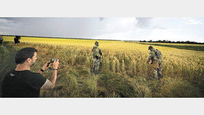 러, 돈바스 거점 장악에… 나토 7국 “우크라에 중화기 추가 지원” 