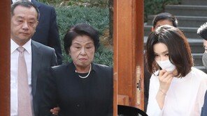 김건희 여사, 이순자 여사 예방…與중진 부인들과 상견례도