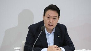 尹 “정부-기업 한몸… 얘기 나누고 싶으면 오시라” 