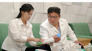 北 “김정은 이어 김여정도”…전염병 약 불출 행렬