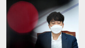 ‘이준석 윤리위’ 숨죽이는 與…‘기습소집설’ ‘날치기설’ 추측 횡행