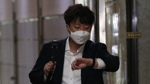 이준석 ‘성 상납’ 의혹 심의 일정 놓고 李·윤리위, 신경전