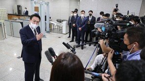 尹 “민주당 정부땐 전임정부 수사 안했나”…野 “윤석열식 정치보복”