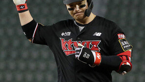홈런 선두 박병호, 이틀 만에 홈런포…KBO 최초 9시즌 연속 20홈런 -1