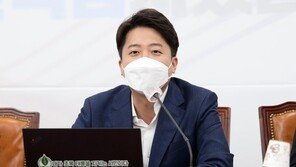 우상호 “피살 사건이 왜 현안”…이준석 “세월호 때와 다른 태도”