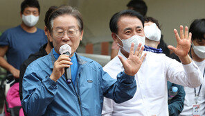 ‘개딸’ 만난 이재명 “과도한 표현은 공격 빌미 돼…포지티브하게”