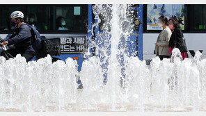 [날씨] 전국 곳곳 소나기 주룩…영남 낮 최고 34도 무더위