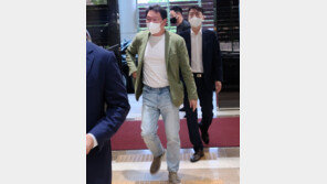 최태원 회장, 부산엑스포 유치 총력전 프랑스 출국 “잘 다녀오겠다”