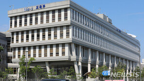 잇단 ‘개구리 사체 급식’…열무김치 납품업체 전수조사