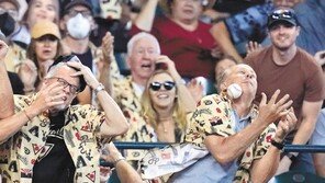 파울타구 받으려는데 얼굴에…