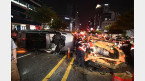 서울 강남 한복판에서 11중 추돌사고…아수라장