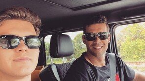 축구스타 발락, 아들 사망 1년만에 24세 연하 ‘아들 여친’과 열애