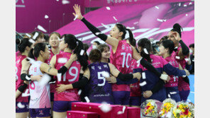 ‘여제’ 김연경의 복귀…권순찬 감독도 흥국생명 선수들도 ‘활짝’