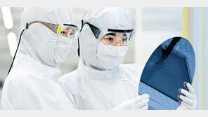 [단독]삼성 ‘3나노 파운드리’ 양산 미룬다 