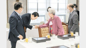 尹, 나토 정상회의때 한미일 3국 정상회담 검토 