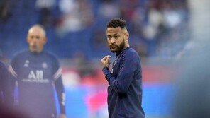 PSG 회장 “화려하기만 한 선수 아웃” 네이마르 정조준?