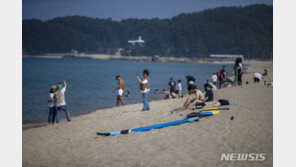 7월 해수욕장 ‘혼잡 신호등’ 실시…여름 휴가 방역 강화