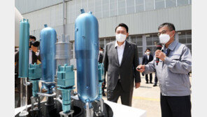 원전산업에 힘 싣는 尹…역대 대통령 최초로 두산 원자력공장 방문