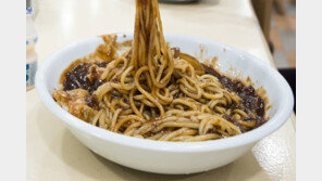 “짜장면 1그릇 놓고 생일송 부른 남매…눈빛 짠해 탕수육 사줬다”