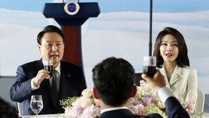 尹, 나토서 안보 협력에 중점…김건희 여사 동행 가능성