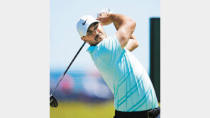 ‘돈 잔치’ LIV에 반격나선 PGA, 상금 300억 넘는 대회 3개 신설