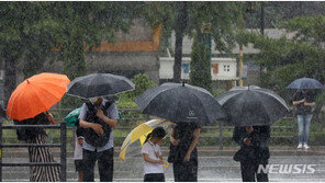 장마 피해 속출…보행자 5명 다치고 1722세대 정전