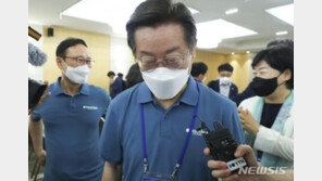 이재명 불출마 요구 쏟아진 野 워크숍…“李, 108번뇌 중”