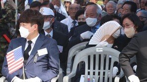 윤리위 앞둔 이준석 “尹과 소통” 강조… 대통령실은 말 아끼며 거리두기 