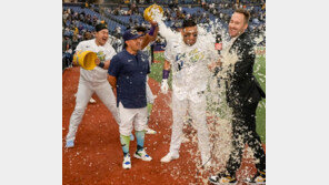 “잘 끝냈어” 최지만의 탬파베이 안방 환호