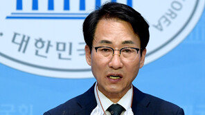 ‘박지현 돌아오라’던 이원욱 “朴, 이재명 앞에 약해져…최고위원 하고 싶나”