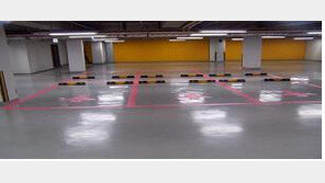 “임신한 아내 태웠는데”…여성우선 주차구역 맡아두고 안비켜준 모녀