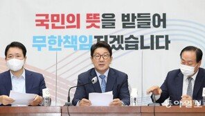 與 “김창룡은 치안 사보타주…경찰은 민주투사 흉내”