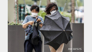 “우산도 소용없네”…강풍 동반 물폭탄에 전국 피해 속출
