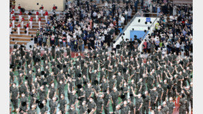 논산훈련소 28개월 만에 ‘수료식·영외면회’ 재개…상인들 “대환영”