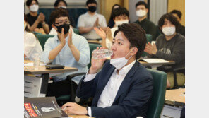 성접대 받고 朴시계 줬다? 이준석 “구매한 적도, 준 적도 없어”