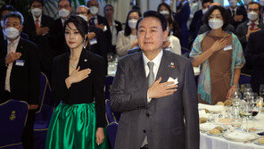 尹 “세계 어디 있든 소중한 국민…재외동포 정책 구현 약속”