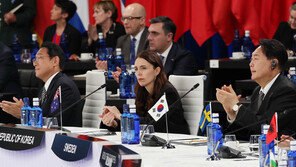 日정부 “기시다 발언, 한일관계 ‘노력하자’ 아닌 ‘노력하라’”