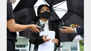 ‘이준석 성상납 의혹’ 업체대표 참고인 조사…“진술 뒷받침 자료 제출”